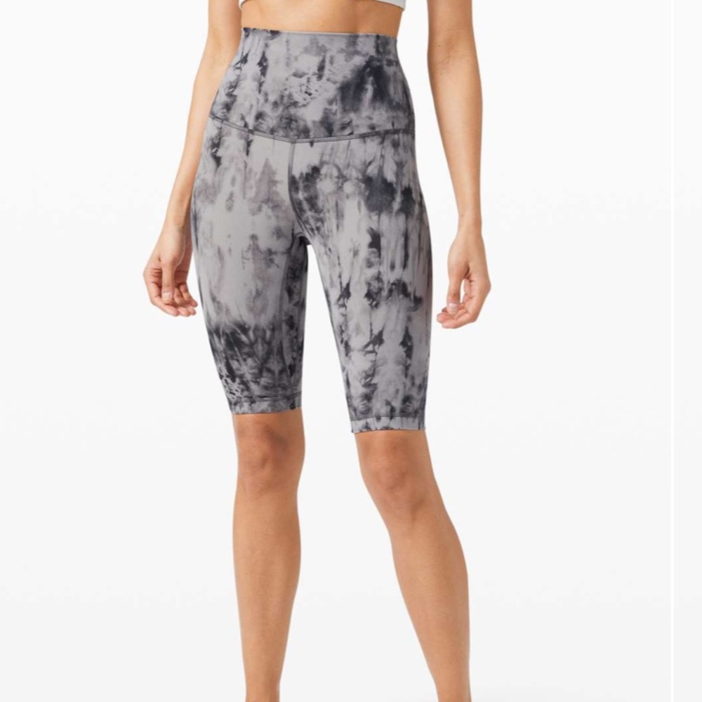Lululemon Align Super High Rise Short 10" *Game Day size 4